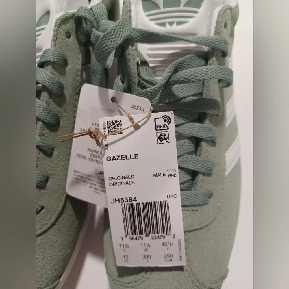 Adidas Gazelle Green and White Sneakers - Picture 2 of 11